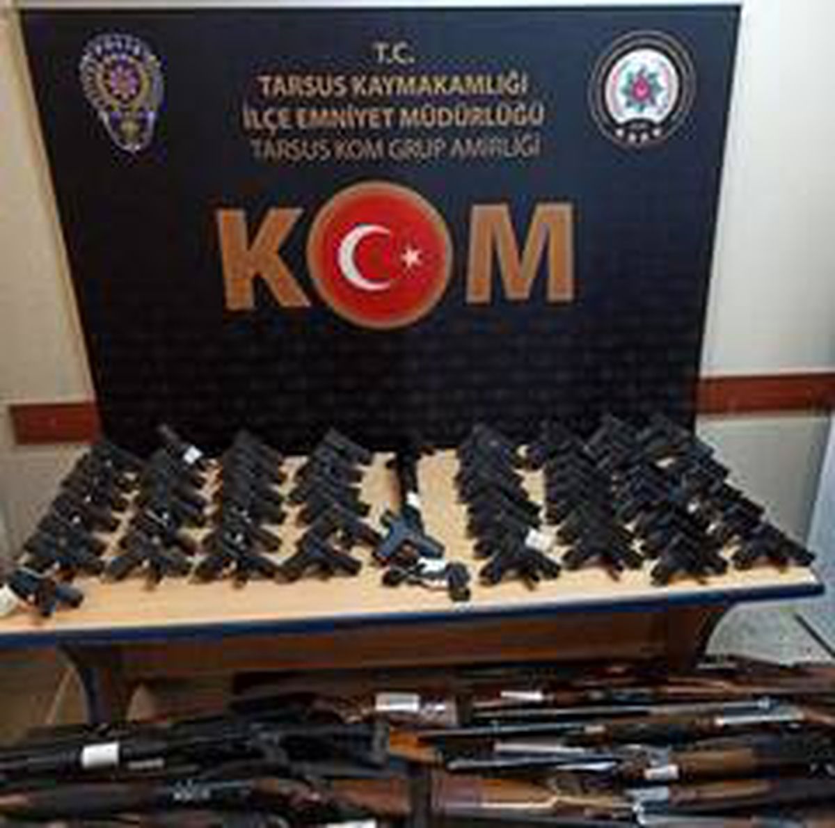 Son dakika... Mersin\'de 57\'si kuru sıkı, 92 silah ele geçirildi