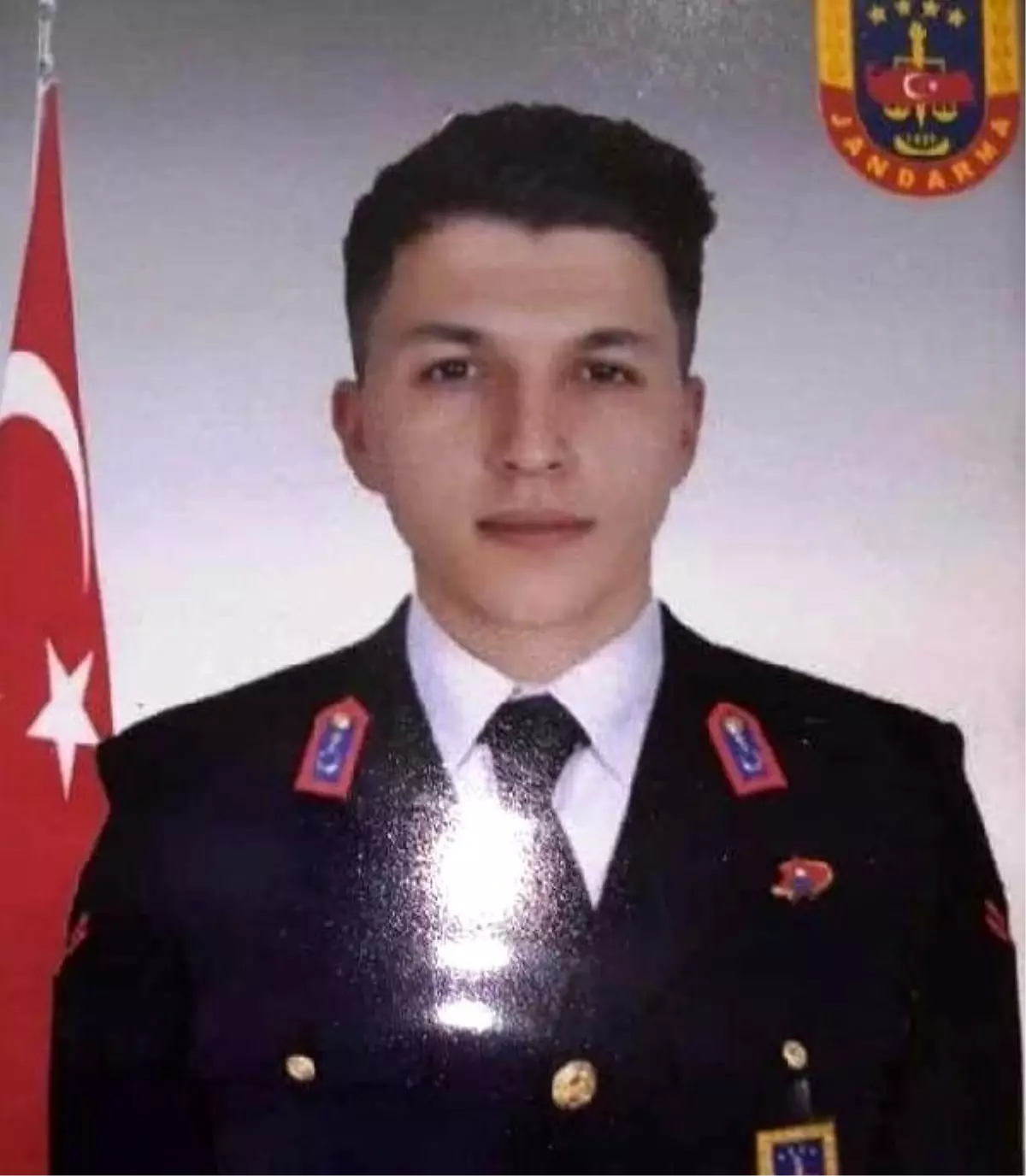 Şehit Uzman Çavuş, şehit olan kuzeninin mezarının yanına defnedildi