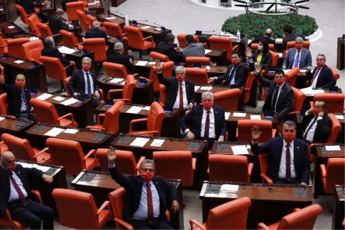 Meclis\'te 48 gün sonra maskeli oturum! CHP\'li vekillerin farklılığı dikkat çekti