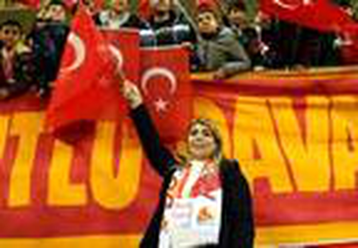Berna Gözbaşı: Yönetmeyi bilseydik Türk futbolu bu durumda olmazdı