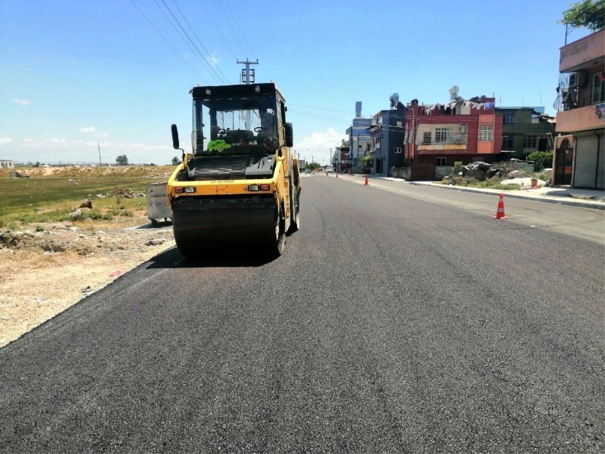 Büyükşehir Belediyesinin Tarsus\'ta asfalt çalışmaları sürüyor