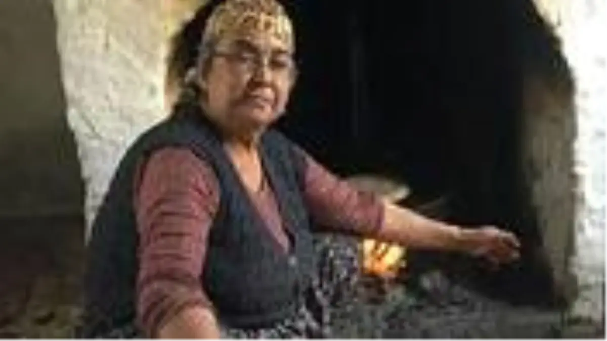 Eşi tarlaya giden kadını yakınları evde intihar etmiş halde buldu