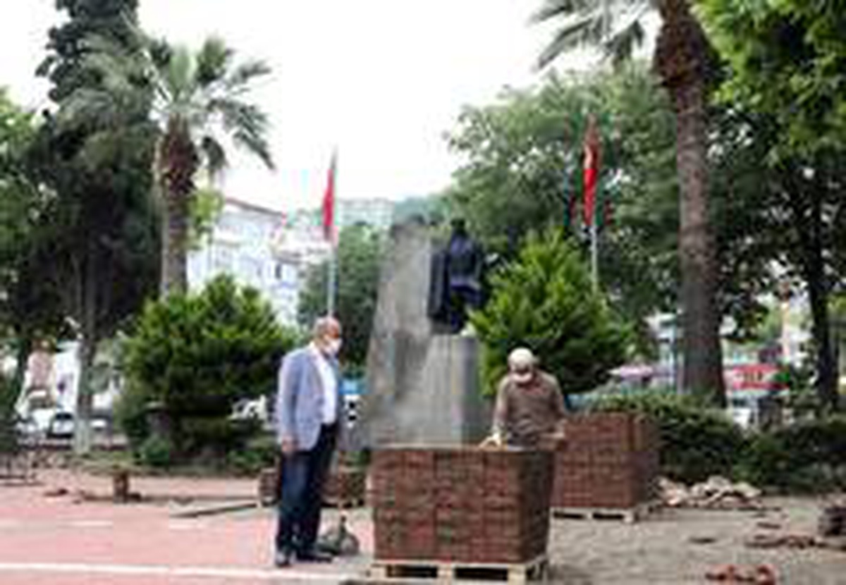 Mudanya Cumhuriyet Meydanı projesinin ilk etabı başladı