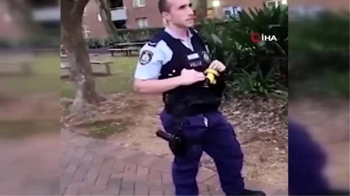 Polis şiddeti bu kez Avustralya\'da kameraya yansıdıSiyahi genci çelme takarak gözaltına alan...