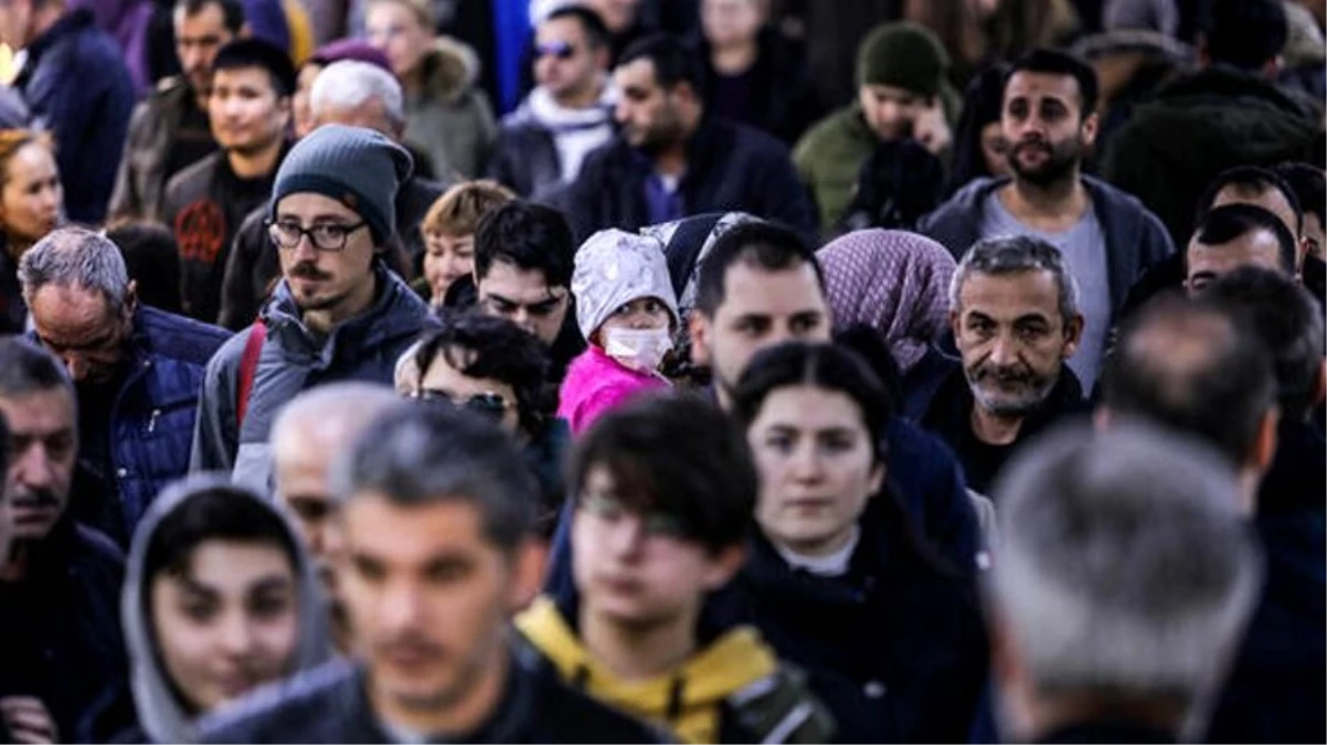 Prof. Dr. Usluer\'den ürküten koronavirüs uyarısı: Çok çabuk normalleşirsek ikinci dalga erken gelebilir