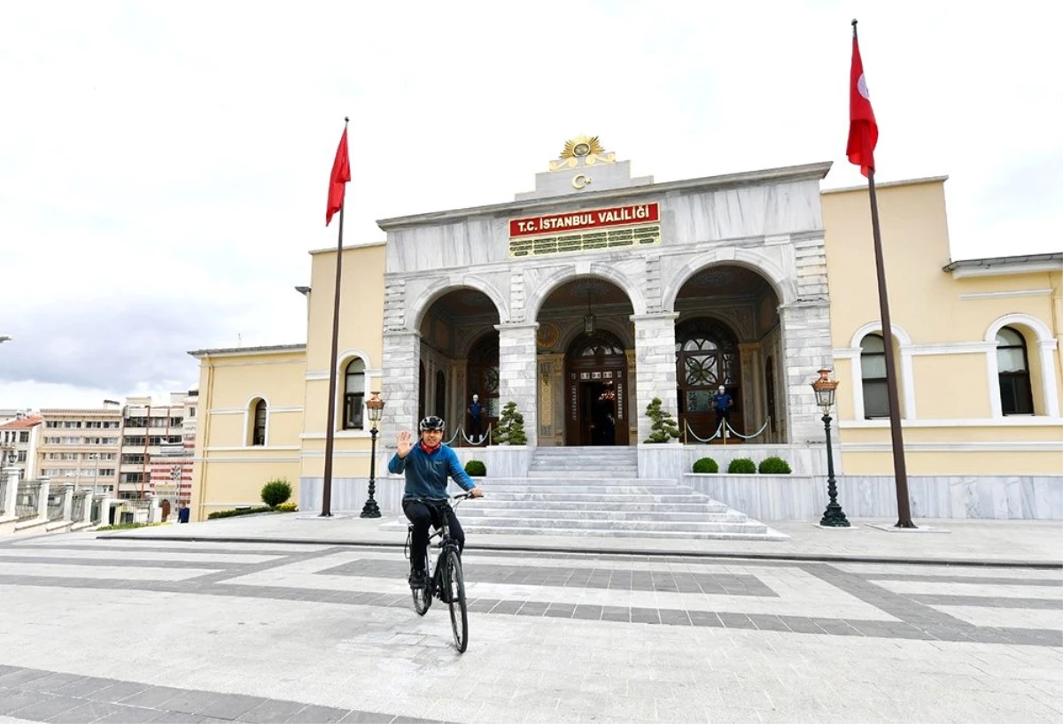 Vali Yerlikaya, Dünya Bisiklet Günü\'nde 23 kilometre pedal çevirdi