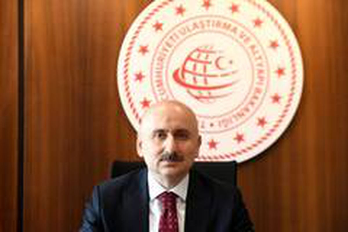 Bakan Karaismailoğlu\'ndan dış hat uçuşlarla ilgili açıklama