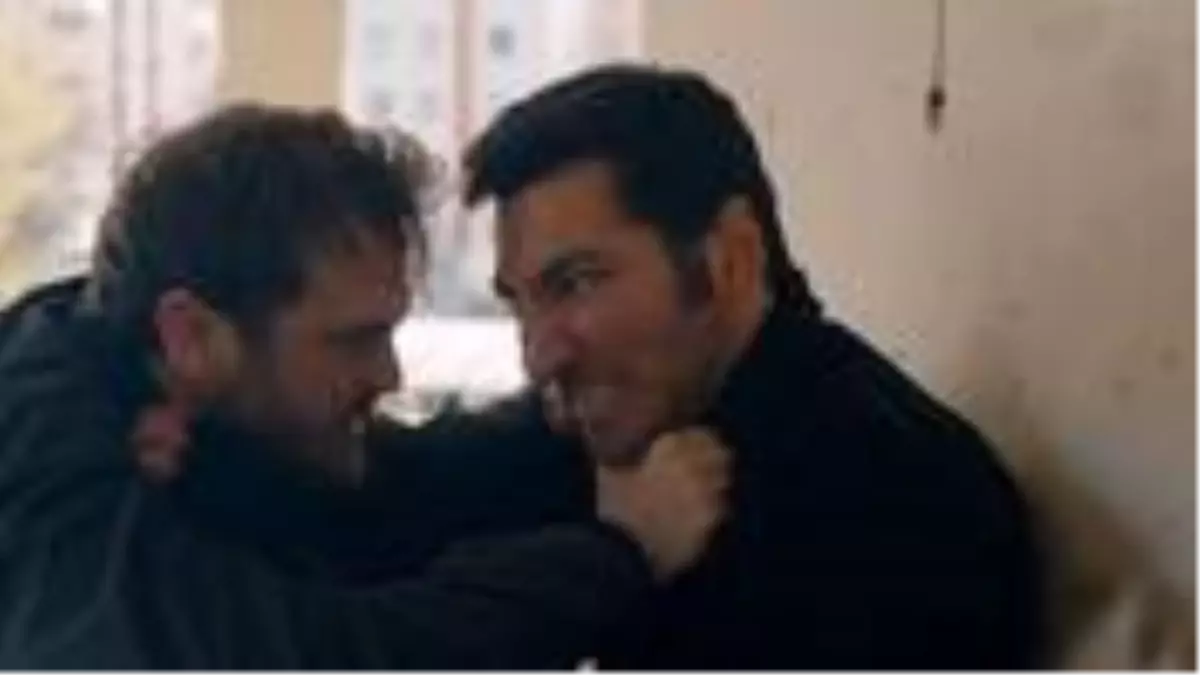 Çukur\'un Mahsun\'u Berkay Ateş, 19 yaşındayken Tarkan\'ın konserlerinde koruma olarak görev yaptığını anlattı