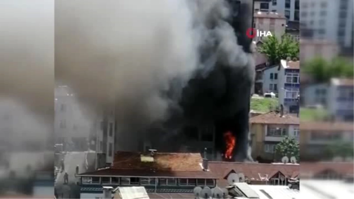 Eyüpsultan\'da bir apartmanda yangın çıktı