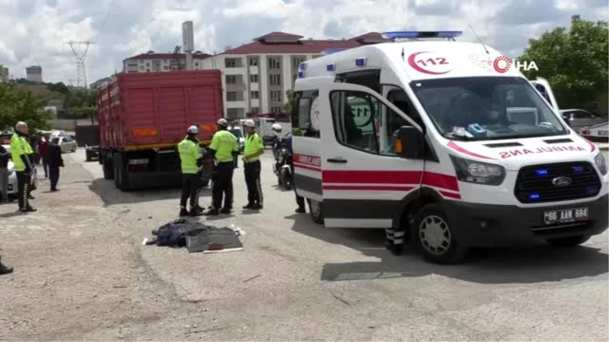 Manevra yapan kamyonun altında kalan yaşlı adam hayatını kaybetti