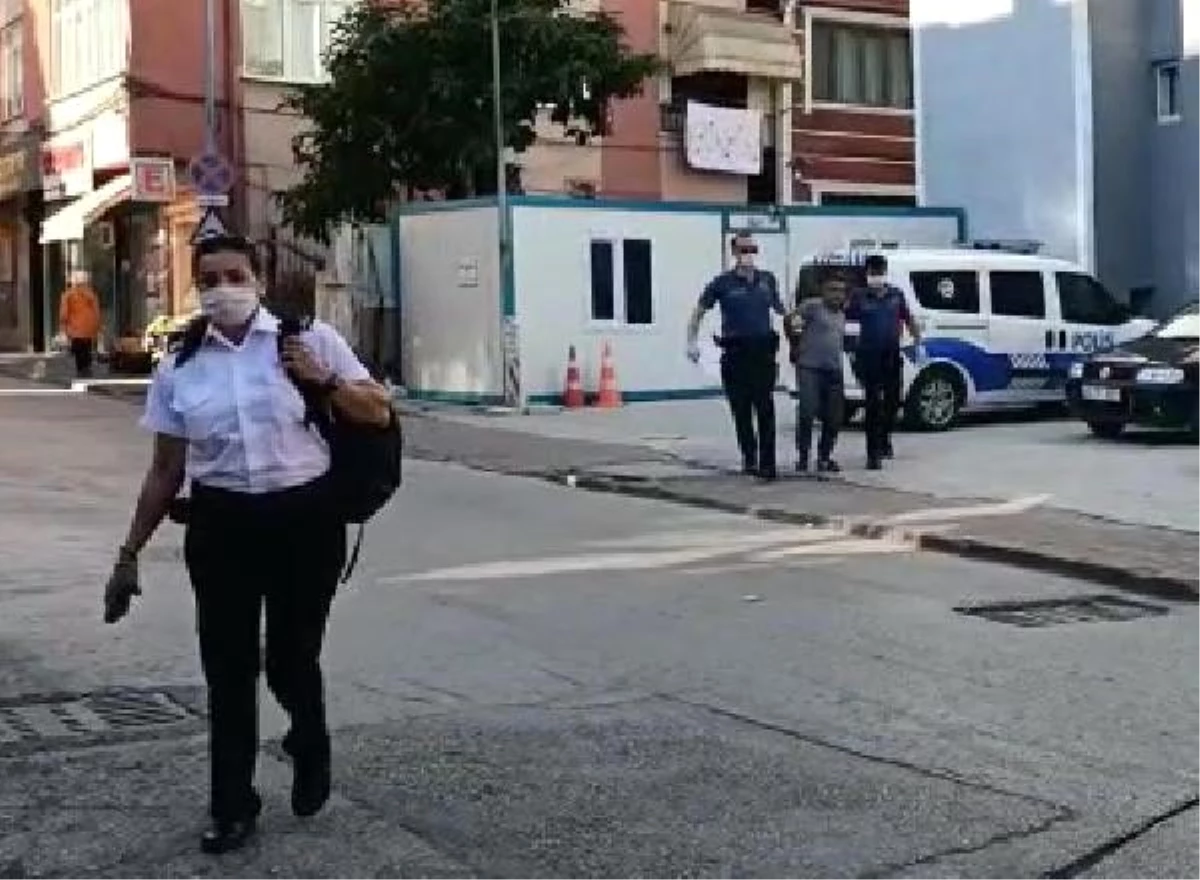 Tramvaya maskesiz bindiği için uyaran güvenlik görevlisi kadını darbetti