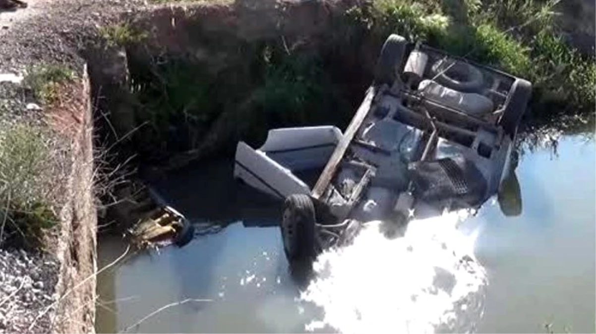 Virajı alamayan sürücü otomobille kanala düştü, boğularak hayatını kaybetti