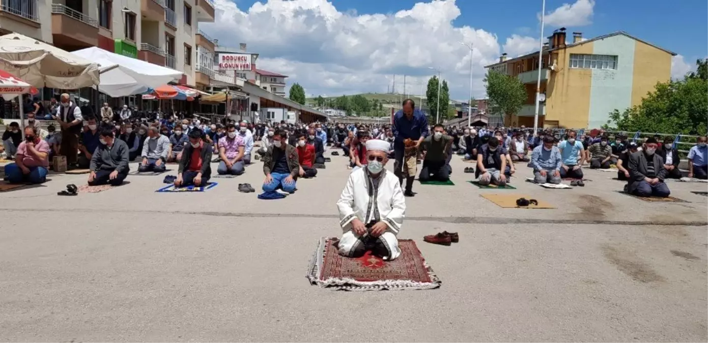 Son dakika haberi... Aşkale, cuma namazına akın etti