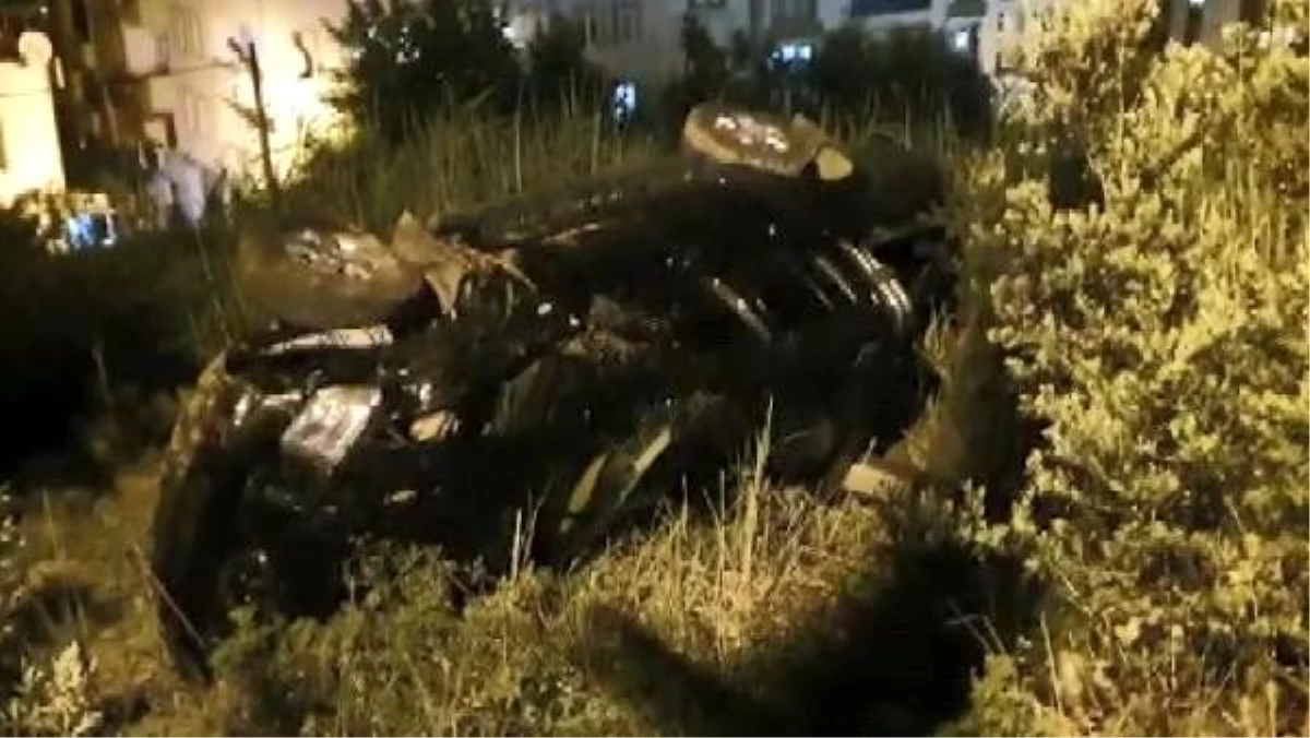 Bursa\'da otomobil şarampole yuvarlandı, 3 yaralı