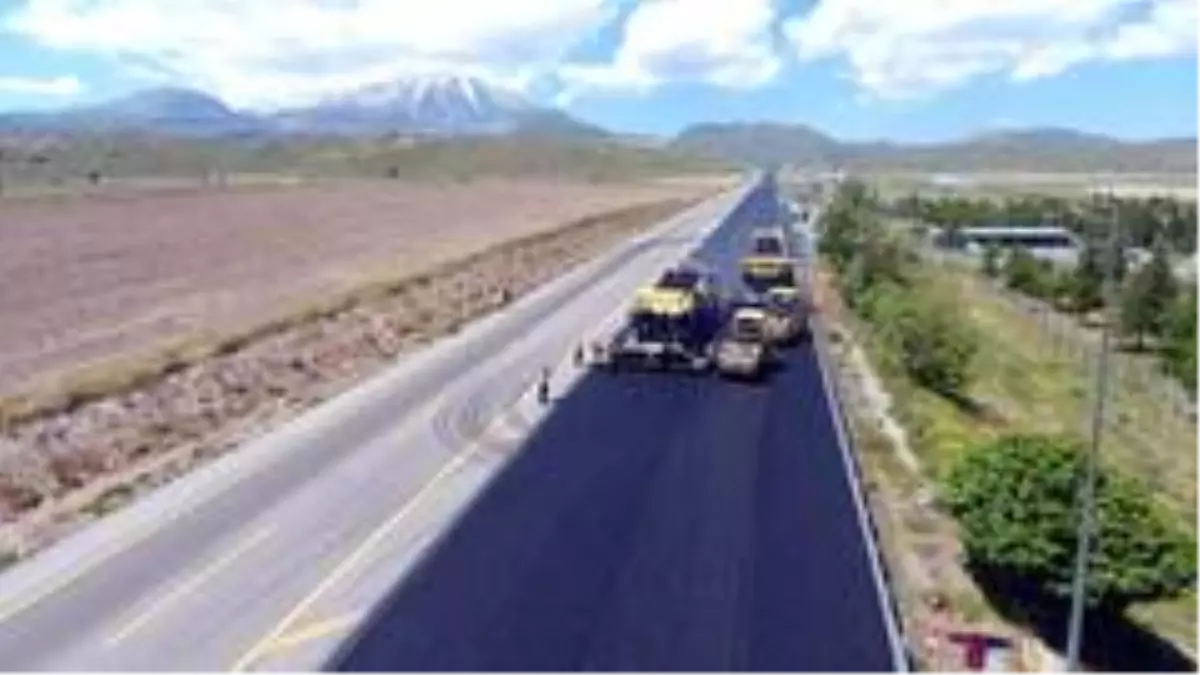 Erciyes yolu asfaltında aşınma katmanı çalışmalarına başlandı