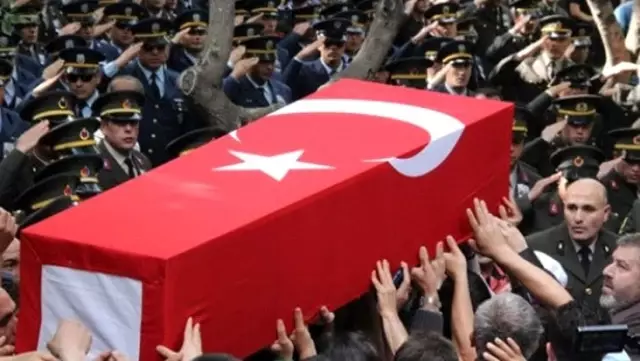 Son Dakika: İdlib'de zırhlı ambulansa hain saldırı: 1 askerimiz şehit oldu, 2 askerimiz yaralandı