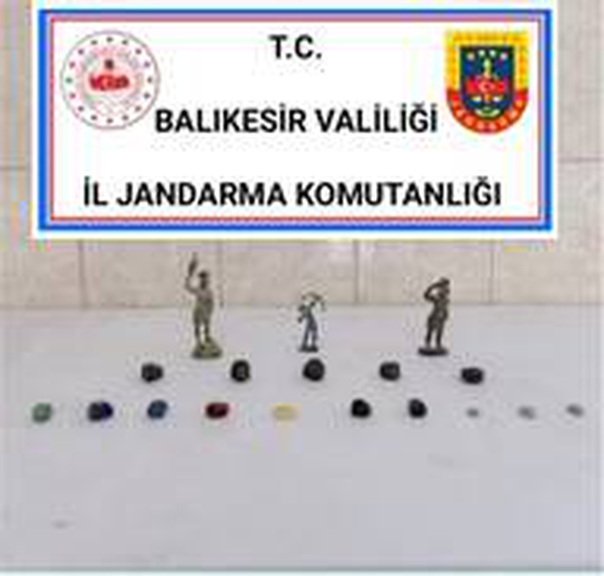 Tarihi eser kaçakçısını jandarma yakaladı