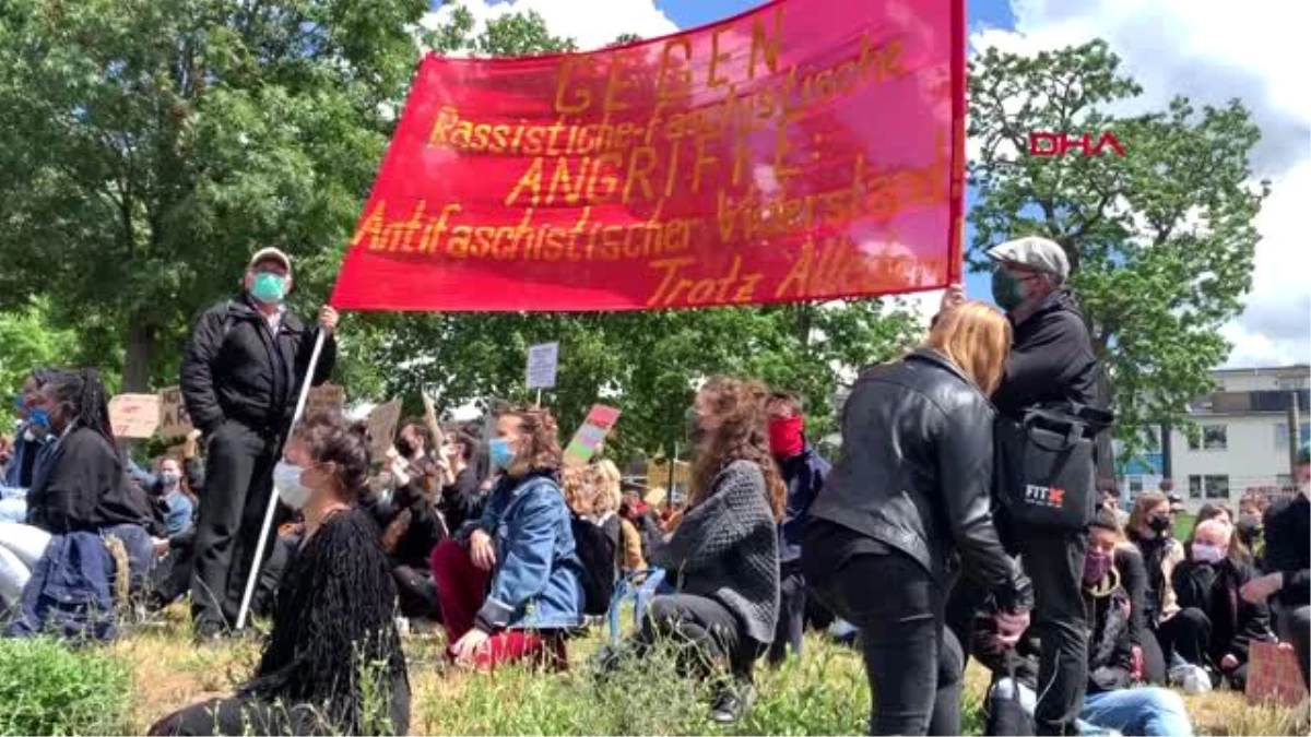 Almanya\'nın Köln kentinde ırkçılık karşıtı dev protesto