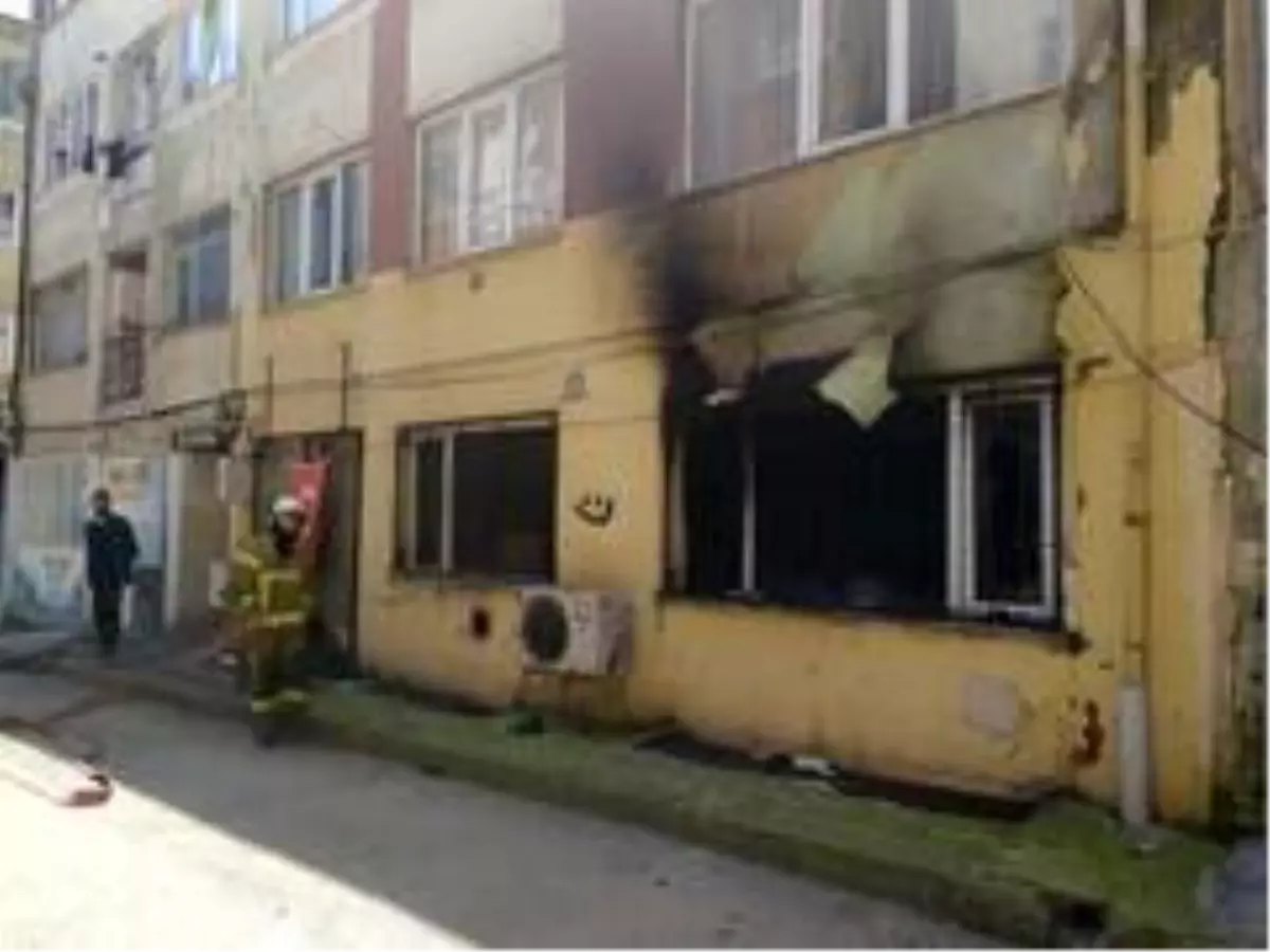 Bursa\'da yangın çıktı daire küle döndü