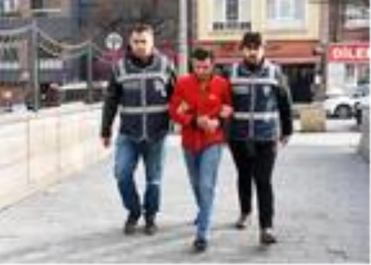 Eşini öldürmekle suçlanan koca: Onu ben öldürmedim. Kendi, kendini bıçakladı