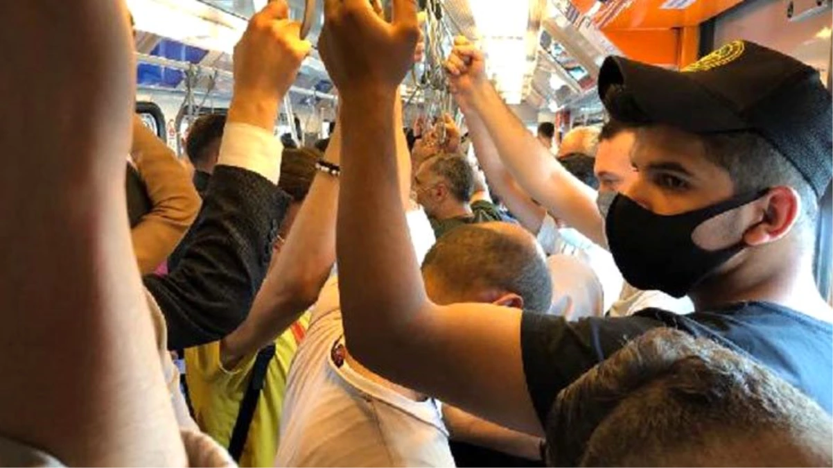 İstanbul\'daki metroda yolcular dip dibe seyahat etti
