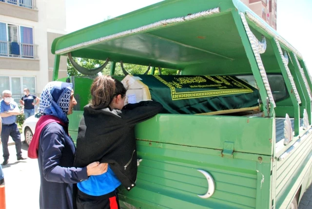 Platonik aşk cinayetine kurban giden annesine böyle veda etti: Dediğin her şeyi yapacağım