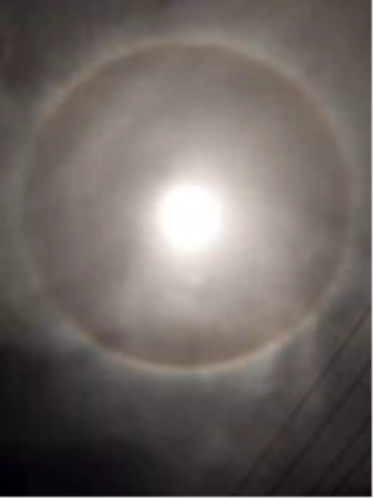 Antalya\'da, güneş çevresinde hale