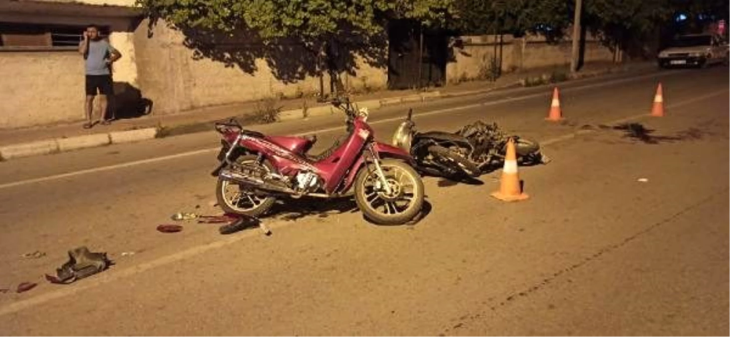 Osmaniye\'de motosikletler çarpıştı: 3 yaralı