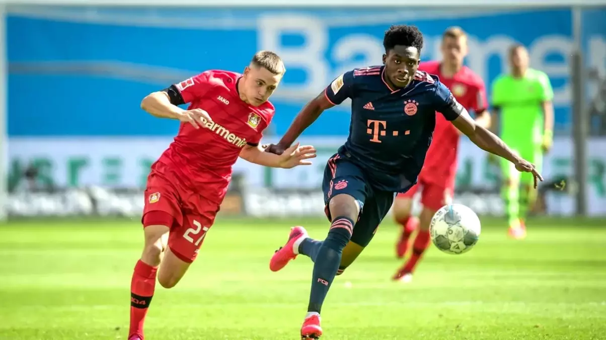 Bayern Münih\'in yıldızı Alphonso Davies, hızıyla tüm zamanların en iyileri arasına girdi