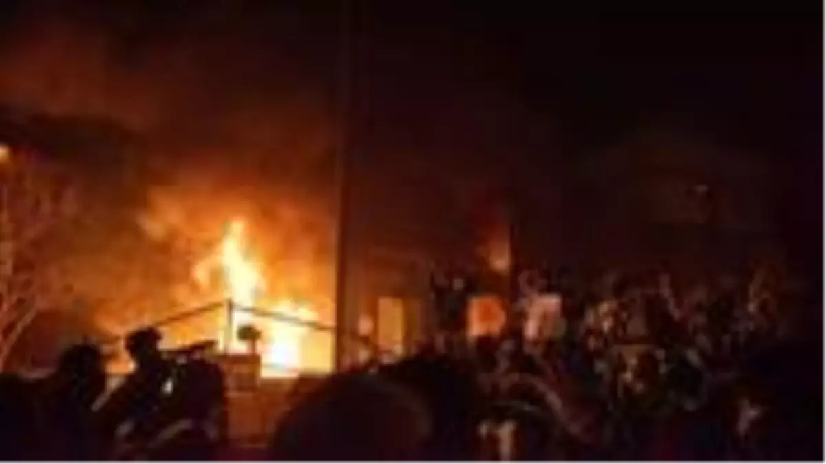 George Floyd\'un öldürüldüğü Minneapolis\'teki polis departmanı kapatılacak