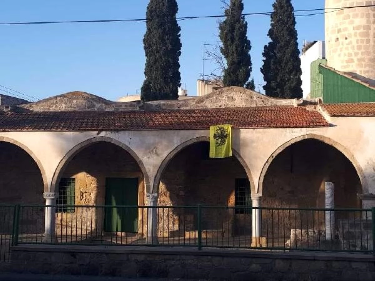Son dakika haberi... GKRY Tuzla Camisi\'ne Bizans bayrağı asılmasını kınadı