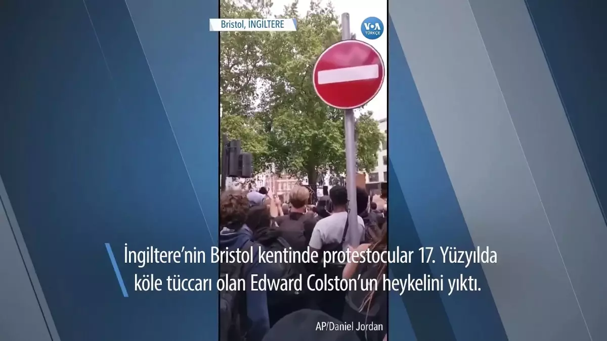 Protestocular Köle Tüccarının Heykelini Yıktı