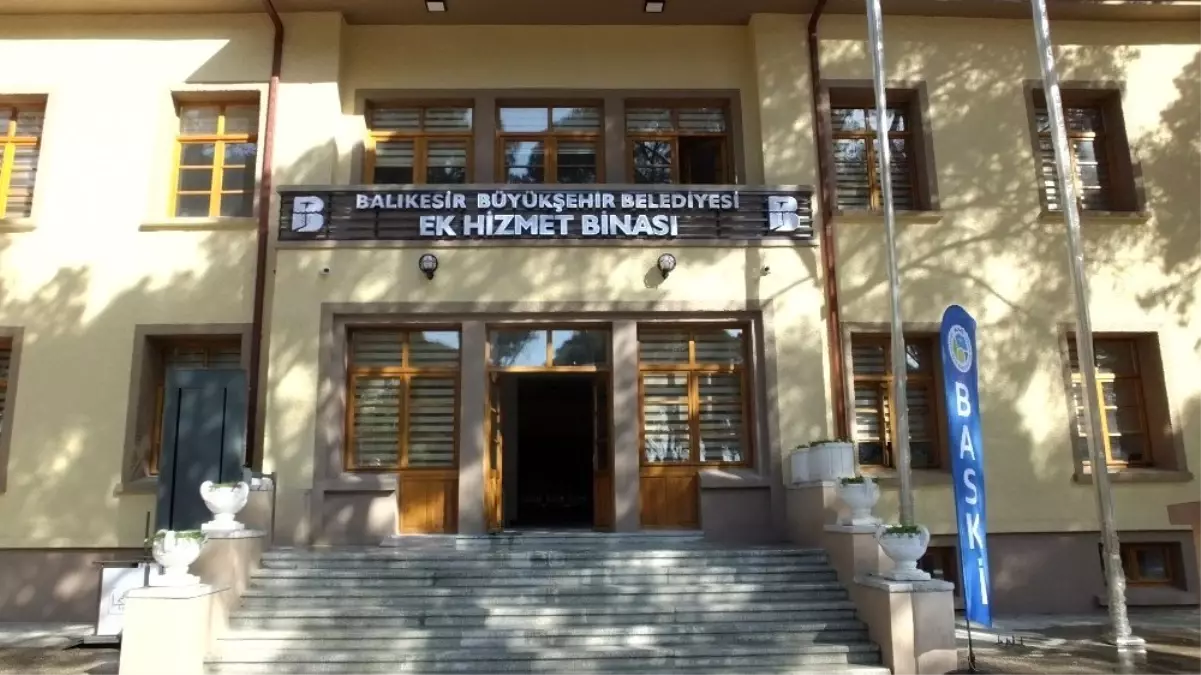 Burhaniye\'de eski Hükumet Konağı Büyükşehir Ek Hizmet Binası oldu