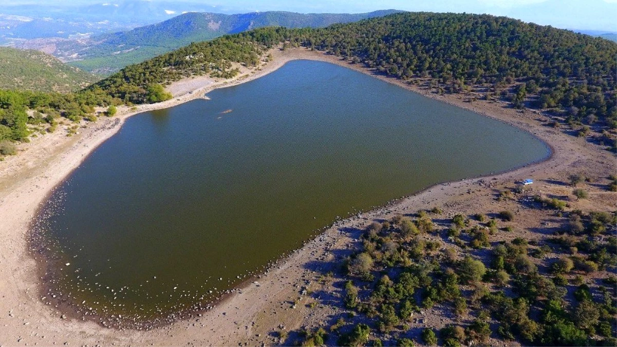 Saruhanlı\'daki doğa harikası göl turizme açılacak