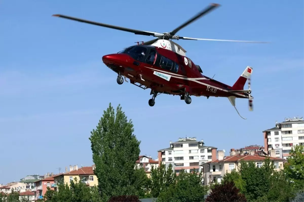 Solunum sıkıntısı çeken yeni doğan bebeğin imdadına hava ambulansı yetişti