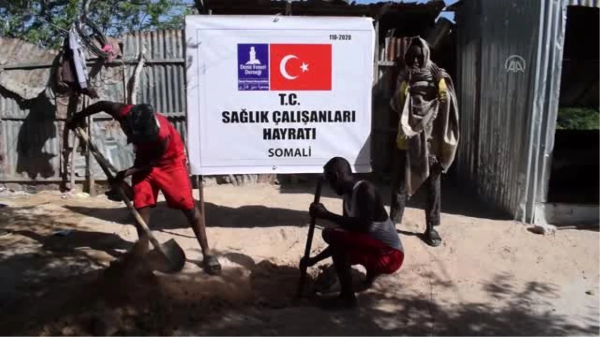 Türkiye\'de Kovid-19\'la mücadele eden sağlık çalışanları adına Somali\'de su kuyusu açıldı