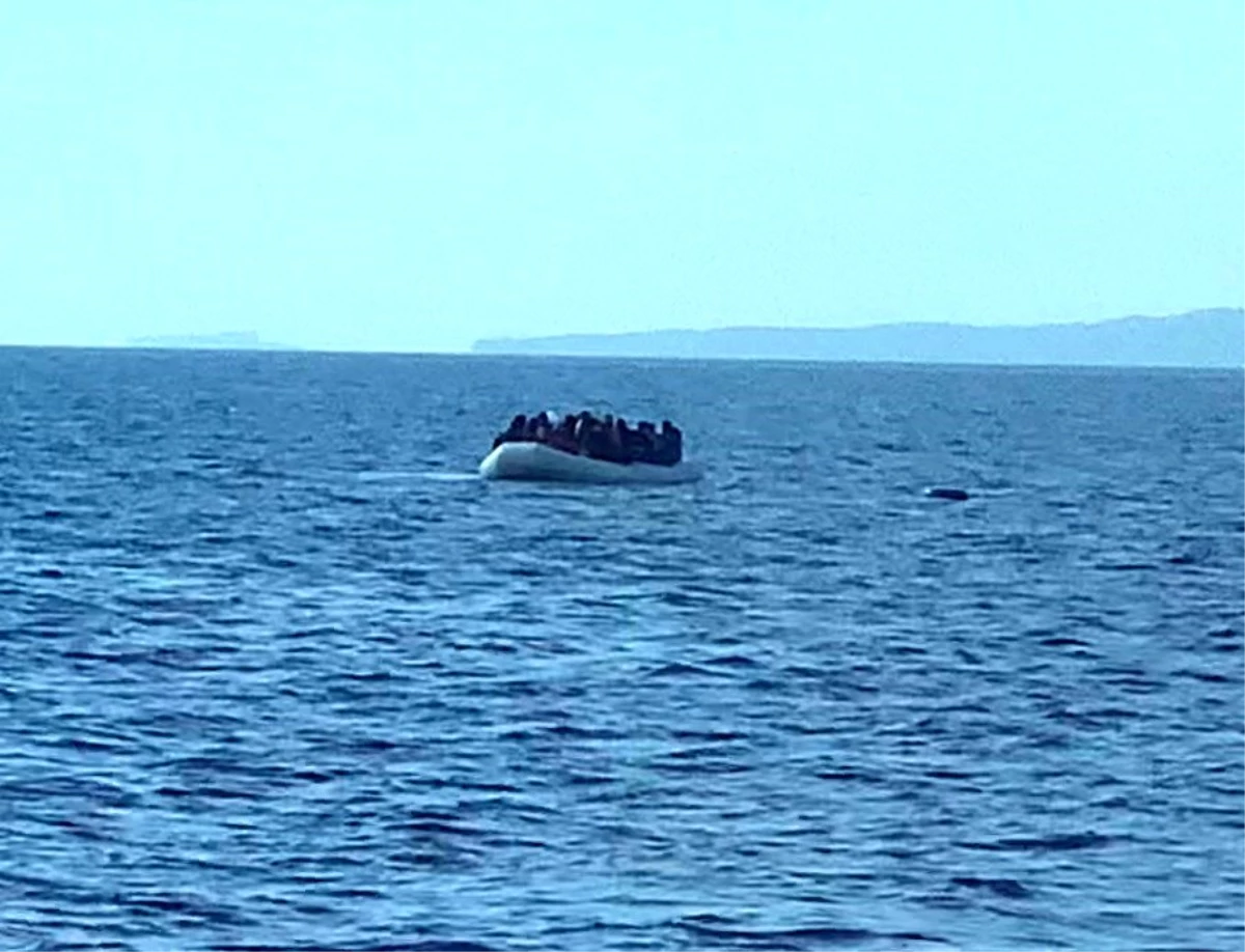 Yunanlıların ölüme terk ettiği 134 göçmeni Sahil Güvenlik kurtardı