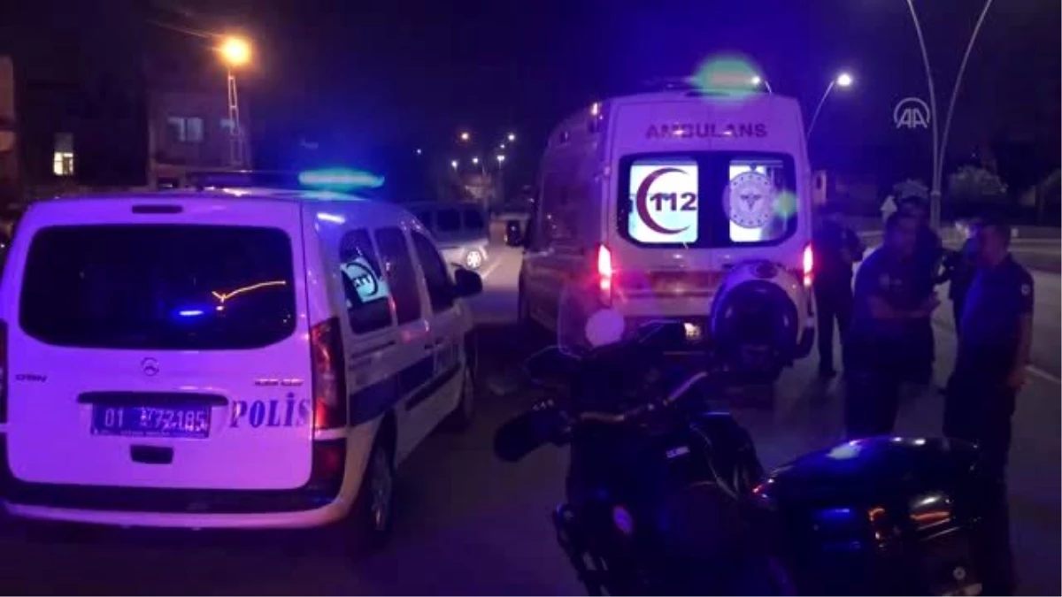 Adana\'da darbedilip otomobilden atılan kişi yaralandı