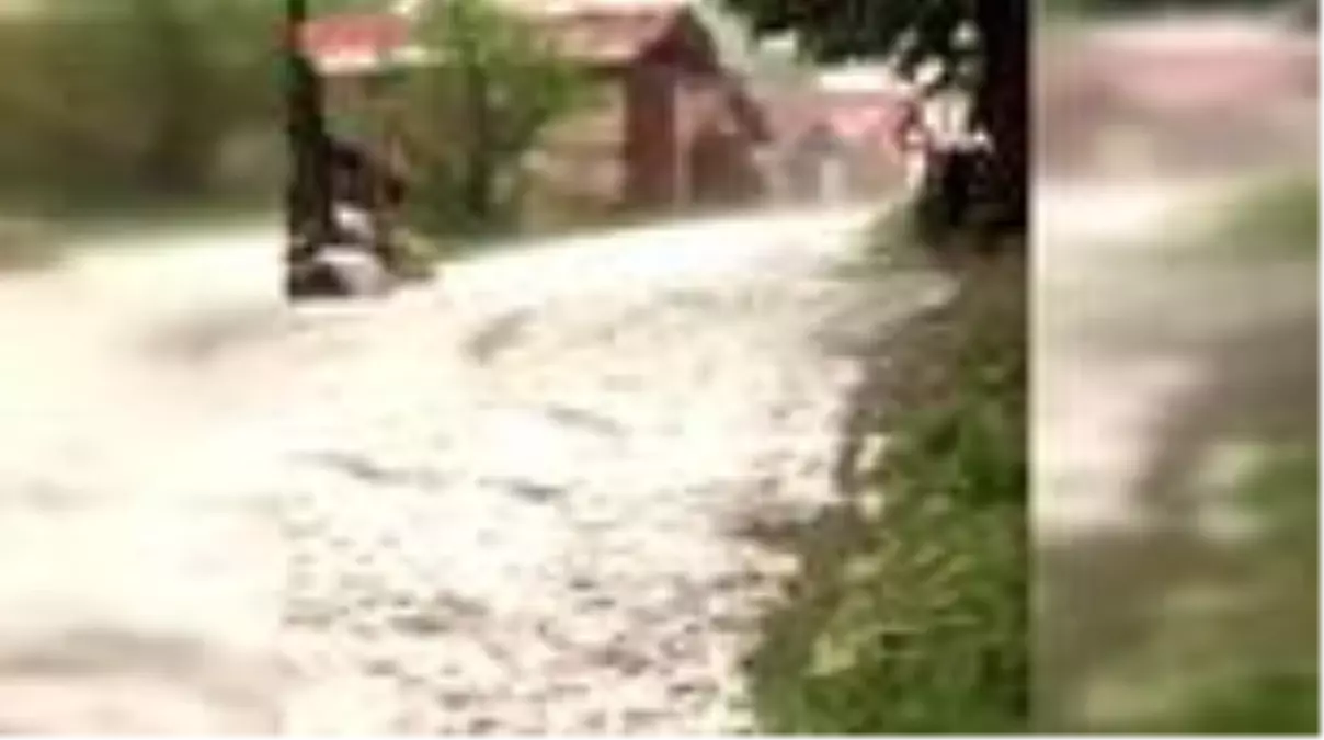 Bursa\'da ceviz büyüklüğündeki dolu kiraz ve çileğe büyük zarar verdi