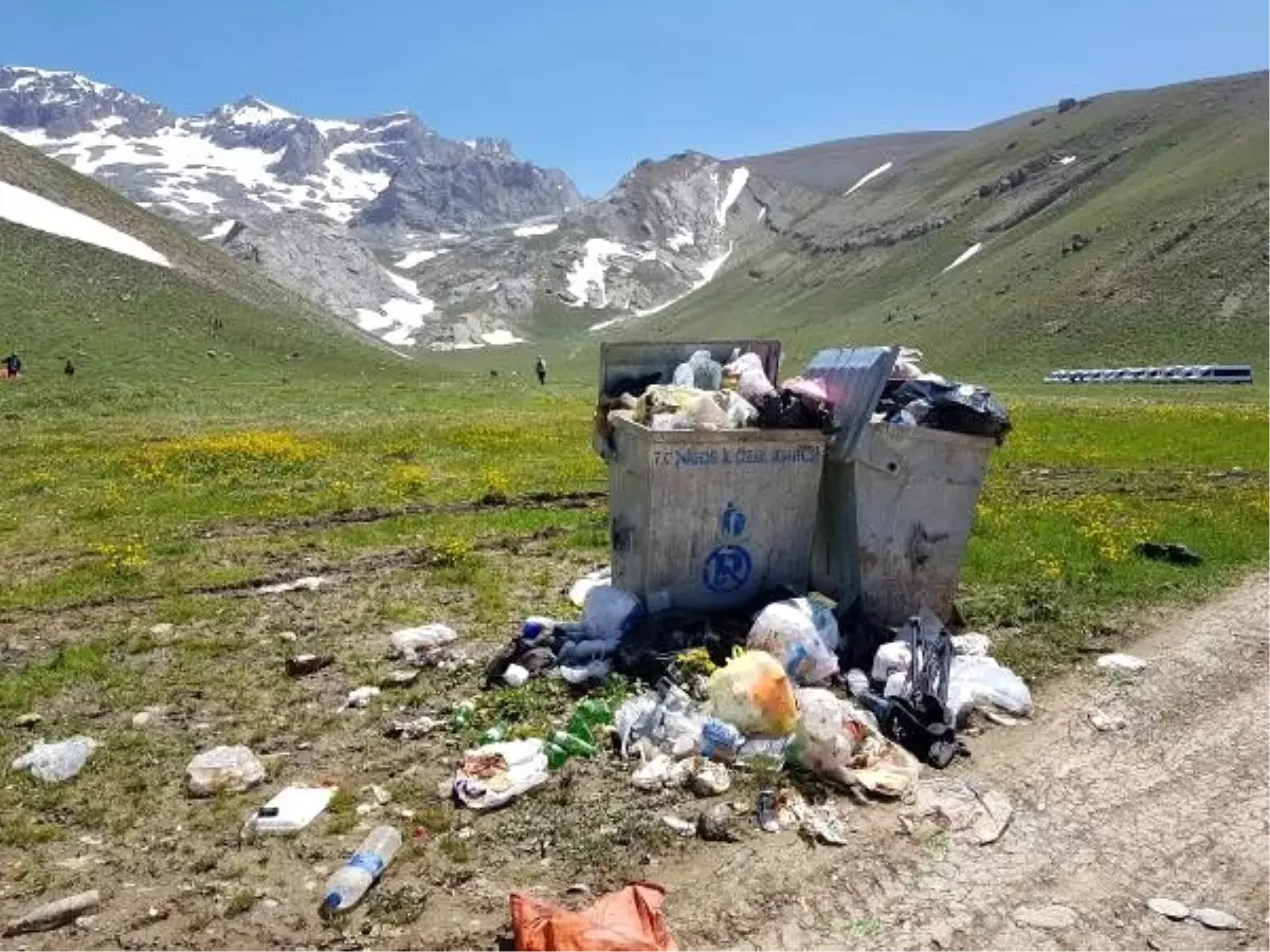 Doğa harikası yayla, çöplüğe döndü