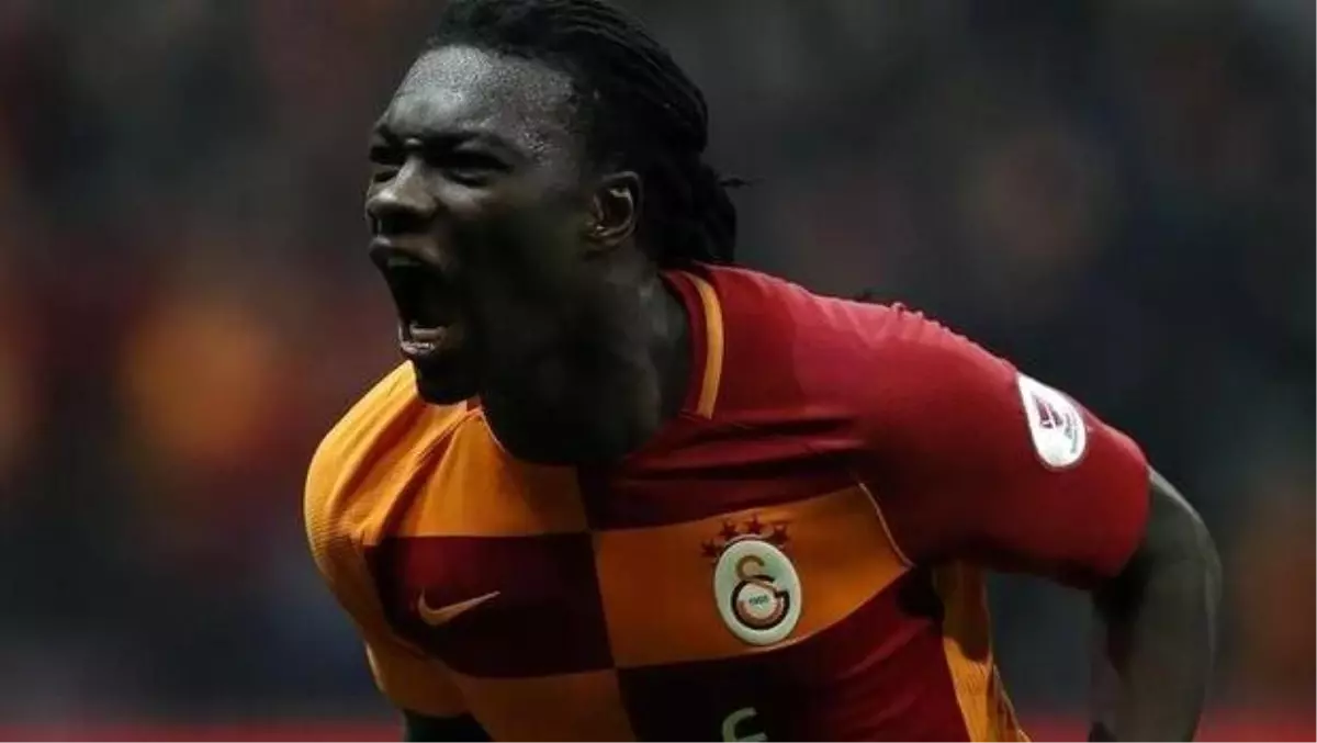 Galatasaray\'ın eski golcüsü Bafetimbi Gomis\'ten Fenerbahçe paylaşımı!