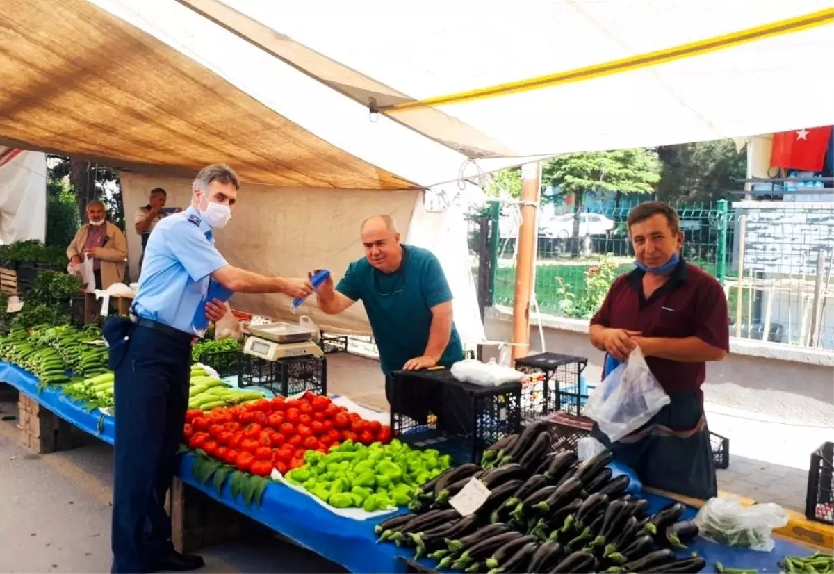 Son dakika haberleri: Körfez\'de pazarcı esnafına ücretsiz maske