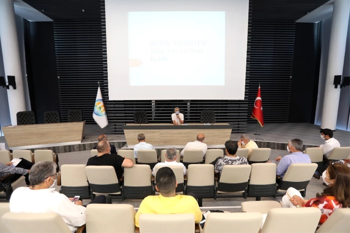 Mezitli Belediyesi meclis üyelerine yaz dönemi çalışmaları anlatıldı