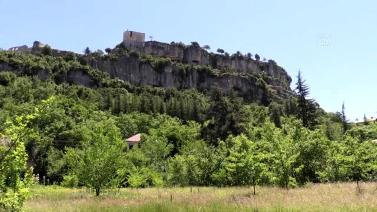 Orta Çağ\'ın ünlü kalesi "Namrun" ziyaretçilerini bekliyor