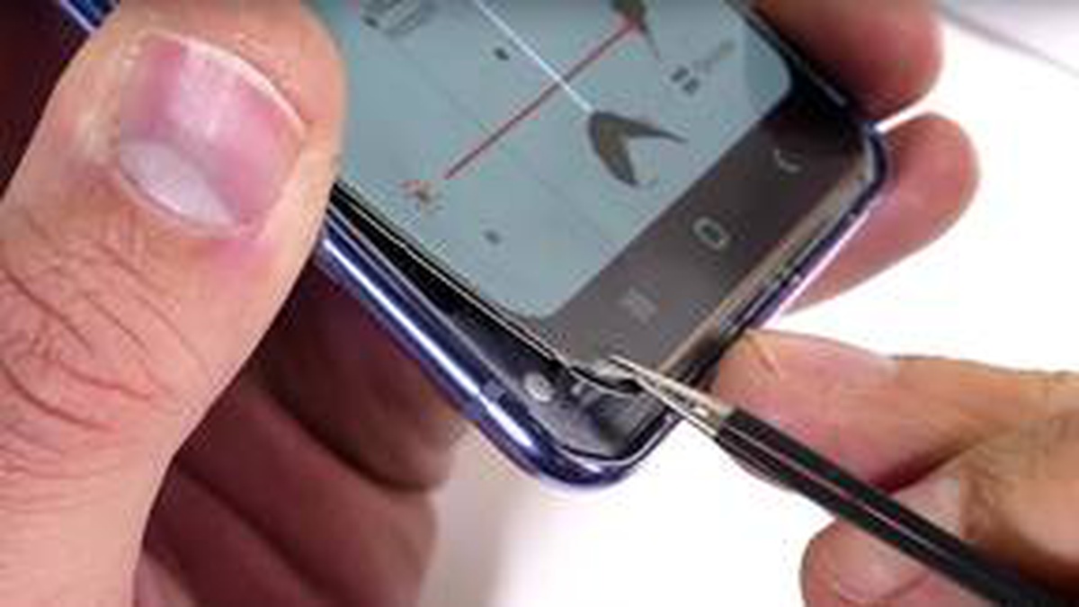 Samsung Uyardı: Ekran Koruyucu Film Takmak Garanti Dışı Bırakır!