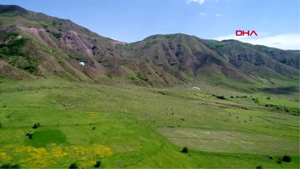 TUNCELİ Terörle anılan Şerafettin Dağı\'ndan artık yamaç paraşütleri havalanıyor