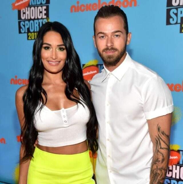 Ünlü dövüşçü Nikki Bella, bebeğinin cinsiyetini 11 Haziran'da açıklayacak