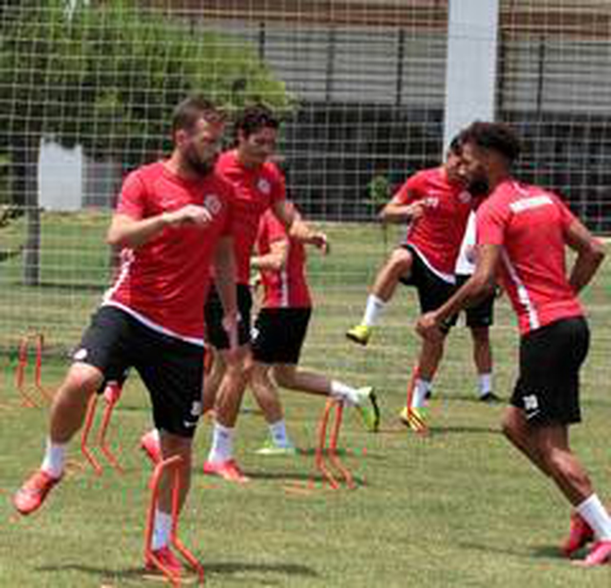 Antalyaspor, PCR ve antikor testinden geçti