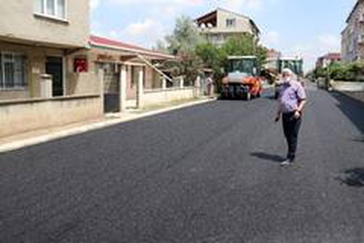 Başkan Yüksel asfaltlama çalışmalarını yerinde inceledi