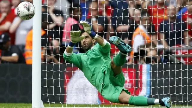 Beşiktaş'ın gündemine gelen kaleci Claudio Bravo, kurtardığı penaltılarla dikkat çekiyor